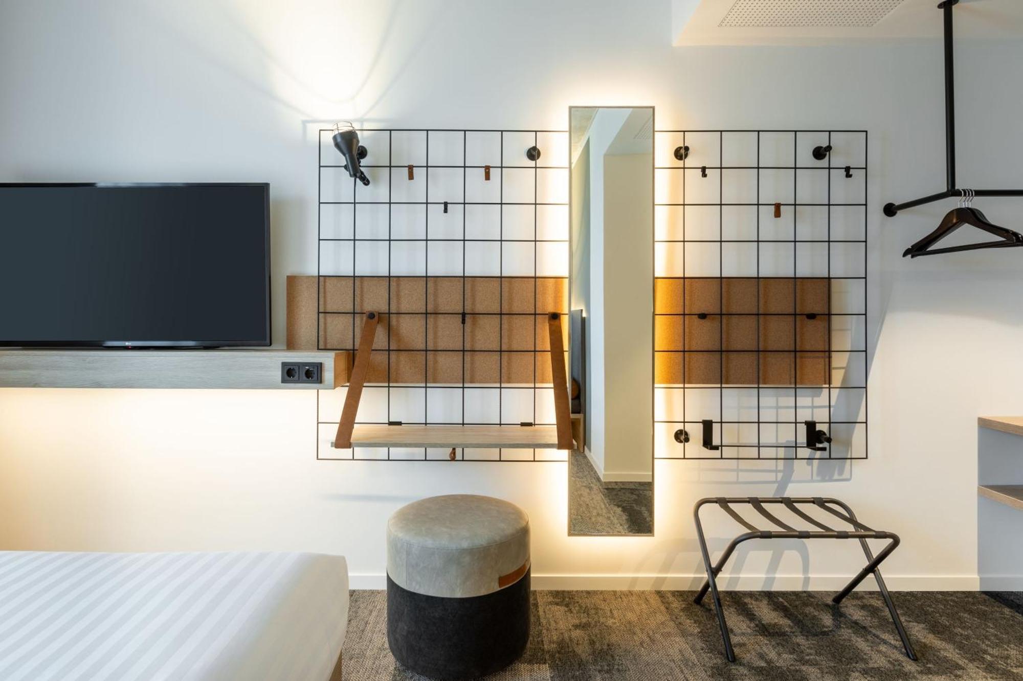 Moxy Outletcity Metzingen Metzingen  Exterior foto